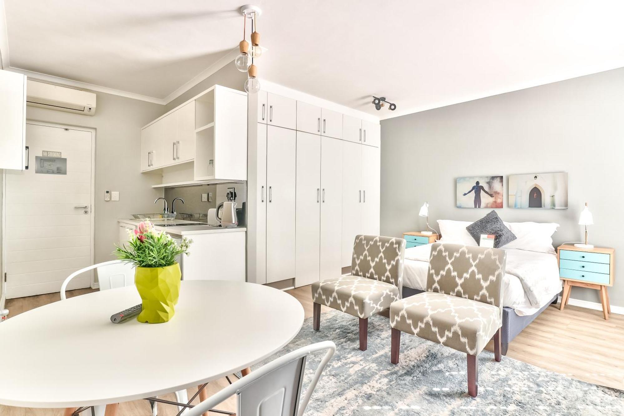 Wink Aparthotel Quiver Tree Стеленбош Екстериор снимка