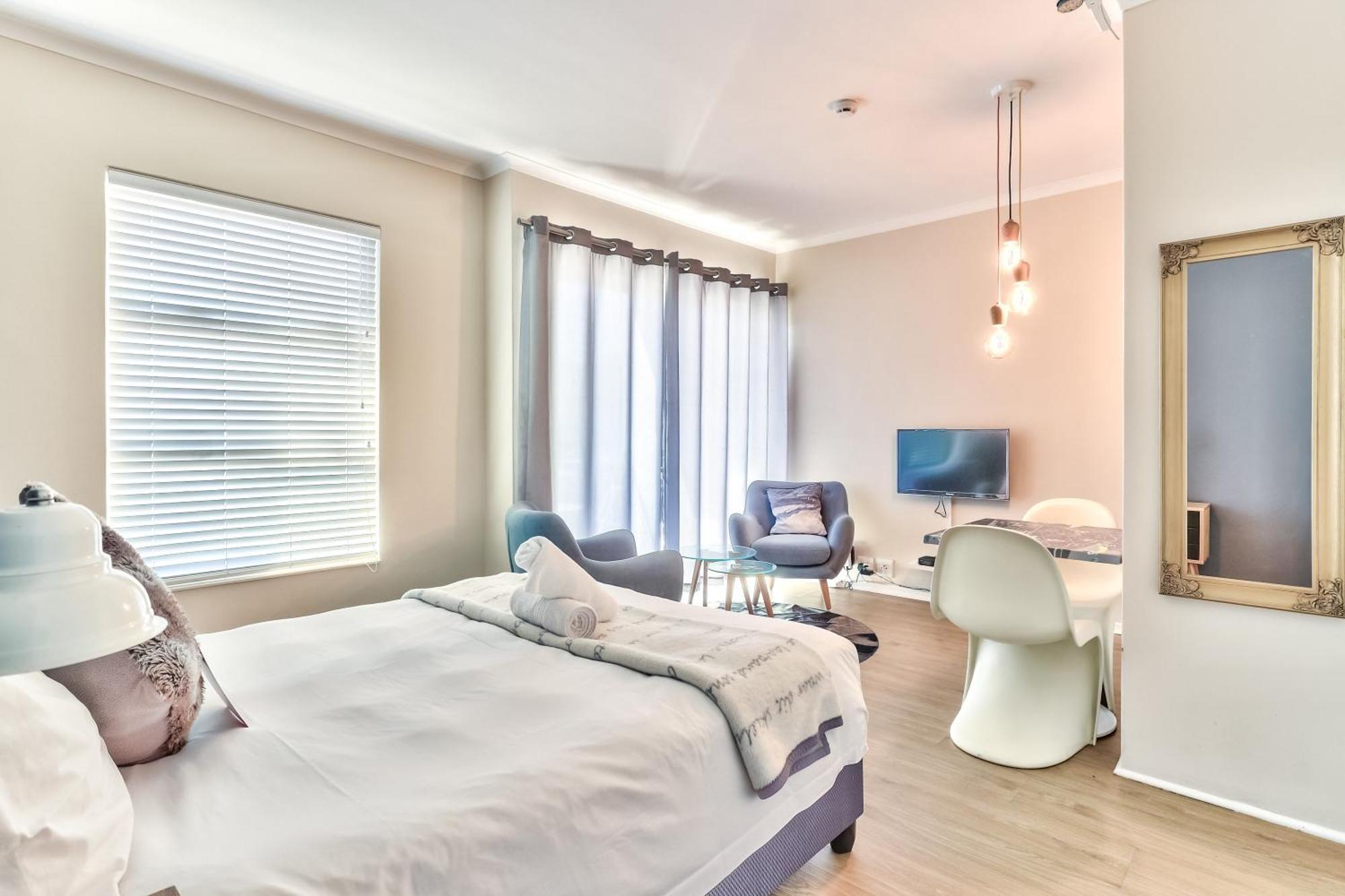 Wink Aparthotel Quiver Tree Стеленбош Екстериор снимка